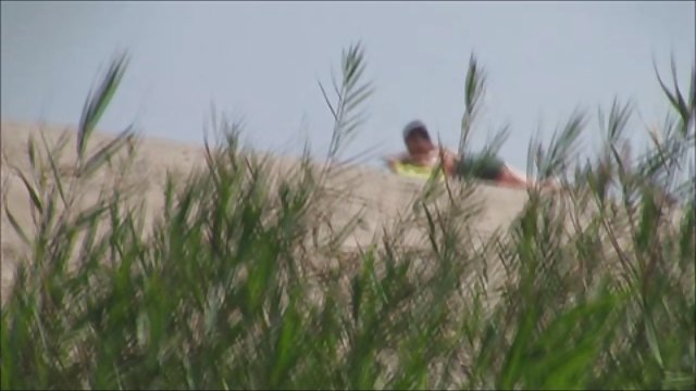 수탉에서 자신의 부드러운 보는 포르노 주부 처리,public_nudity 믿음을 열어