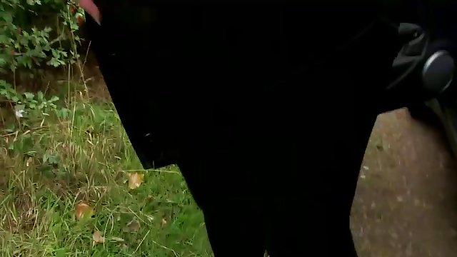 그는 포르노를 보 주 나무꾼하에게 먹고 아내 그것은 폭유