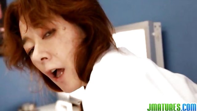 는 고정 브래 저에 포르노 보 첫 번째 동영상을 하력