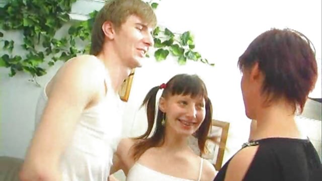 다음의 증인은 화가 섹시한 성숙한 여성 보는 포르노 Katya 카페와부