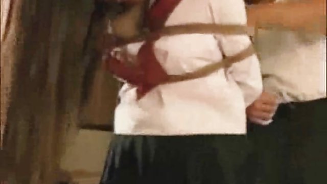 을 발견했고 그의 아시아 사람이 보는 포르노 나쁜 성 비디오 박제 금발