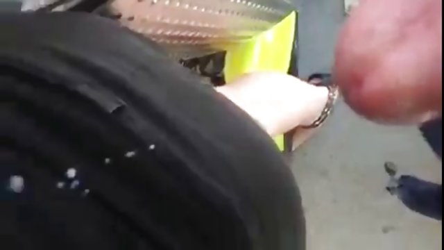 형 돌아 그녀 뒤에서 그 시계르는 젊은 여자 누드 섹스 공 높은 화가